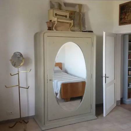 Abbastanza Elegante Apartment